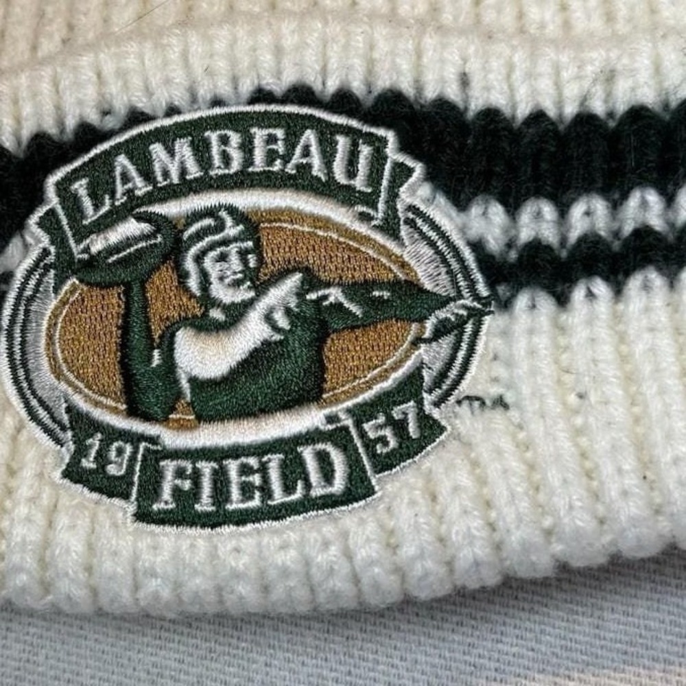 VTG Lambeau Field Green Bay Packers NFL 2 Matching Knit Winter Beanies Warm Knit